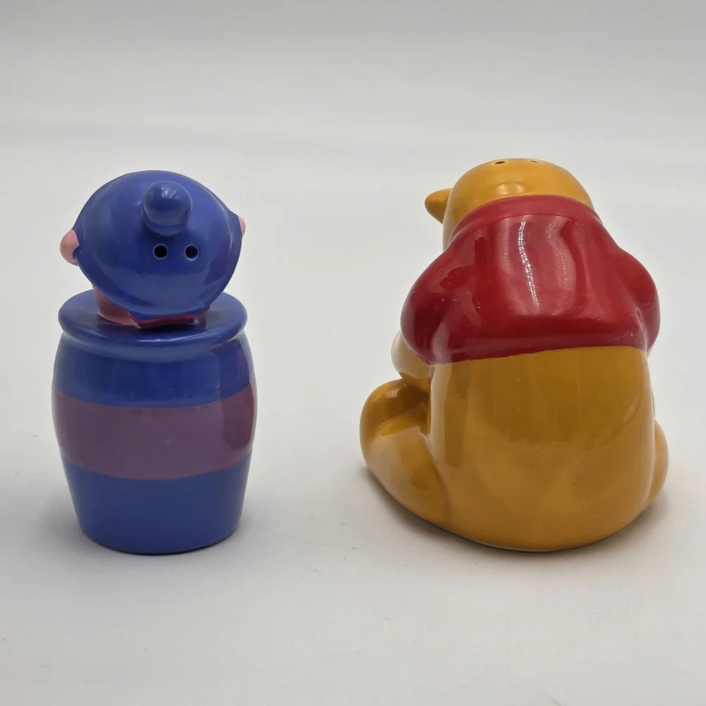 Disney Winnie the‎ Pooh & Piglet Salt and Pepper Shakers READ